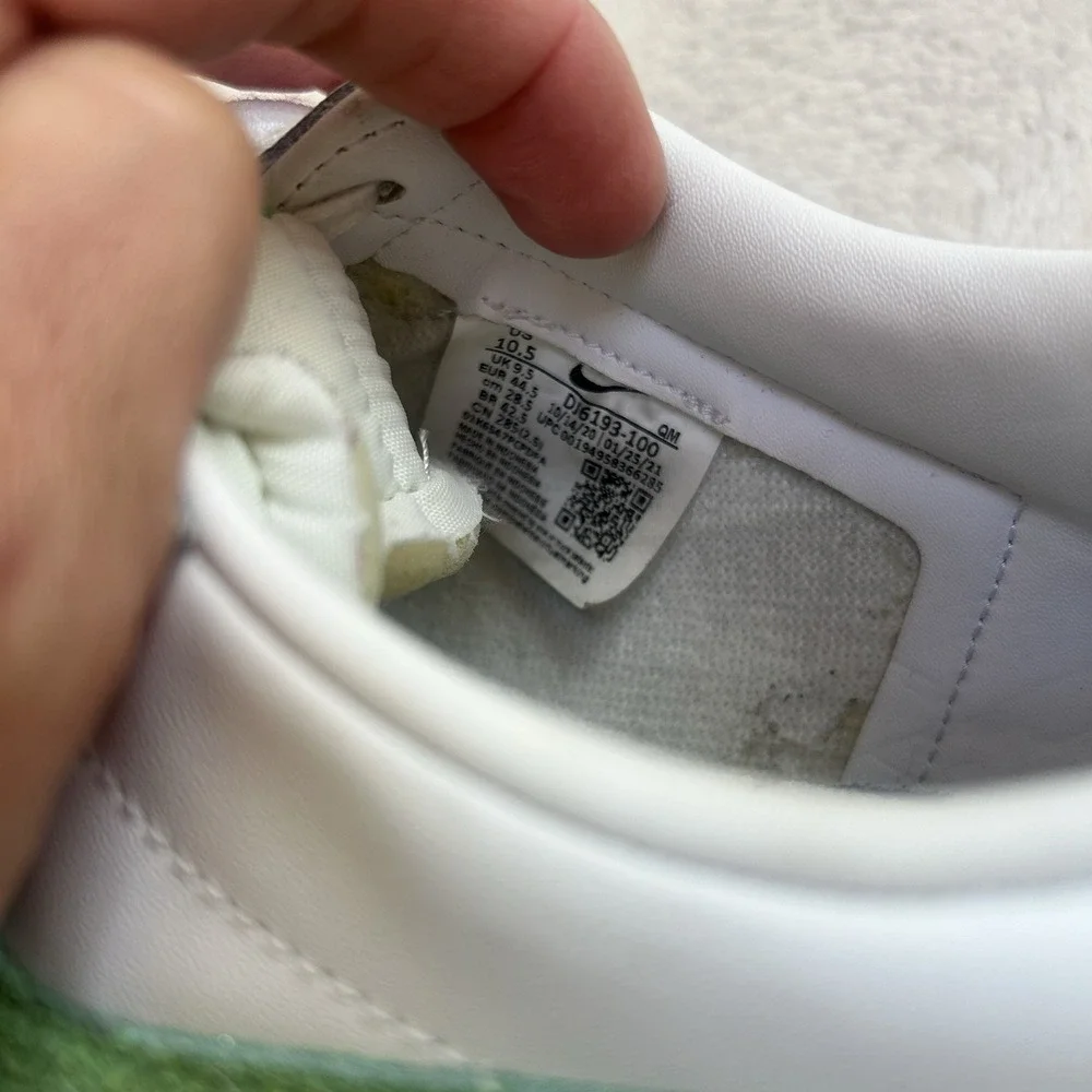 Nike Blazer '77 Vintage Low Soccer 10.5 White Green Sports OG DJ6193-100 EUC